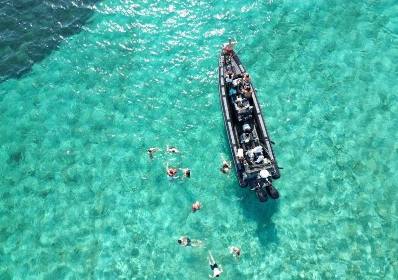 Plava laguna – gliser i tirkizno more